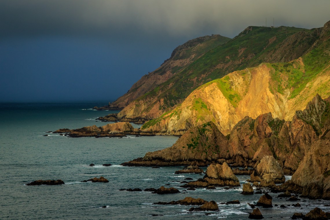 Rain rapidly apporaching at Pt. Reyes Headlands